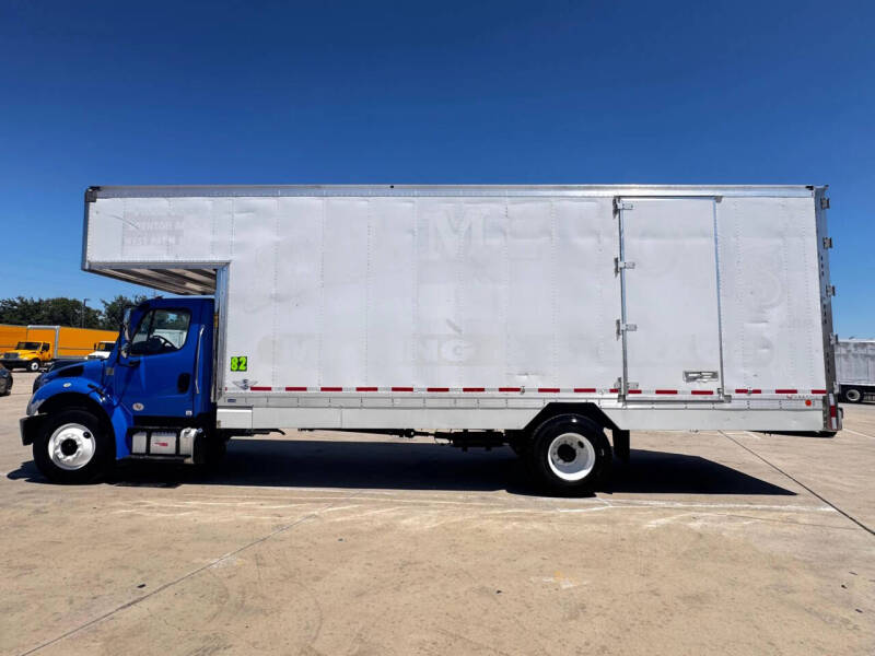 2017 Freightliner M2 106