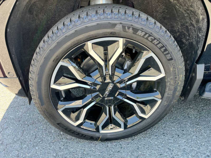 2025 GMC Sierra EV Denali