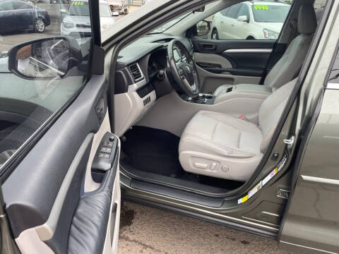 2014 Toyota Highlander LE