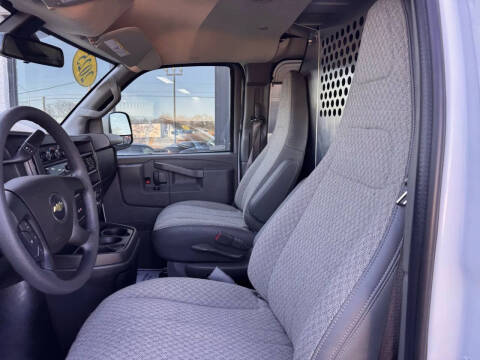 2025 Chevrolet Express 2500