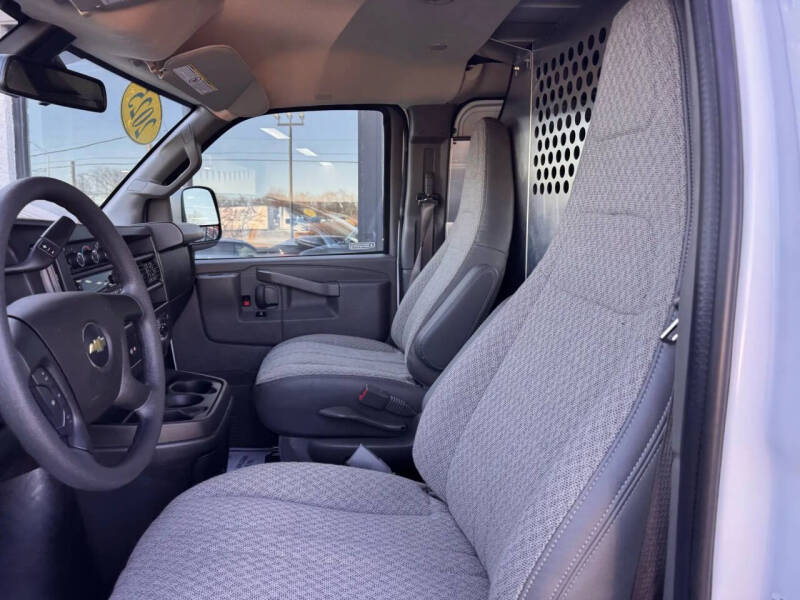 2025 Chevrolet Express 2500