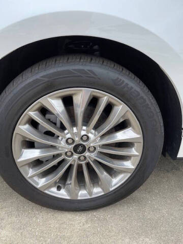 2024 Ford Edge Titanium