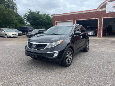 2013 Kia Sportage for sale at Family Auto Finance OKC LLC in Oklahoma City OK