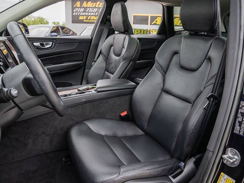 2023 Volvo XC60 B5 Plus Bright Theme