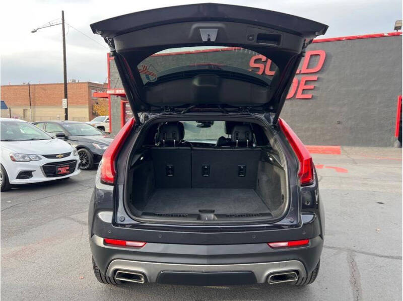 2023 Cadillac XT4 Premium Luxury