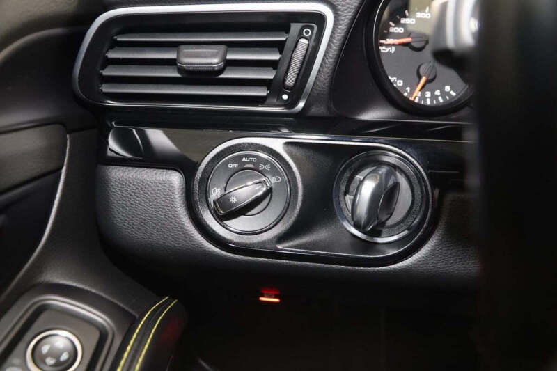 2019 Porsche 911 Carrera