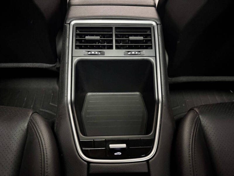 2018 Porsche Panamera 4