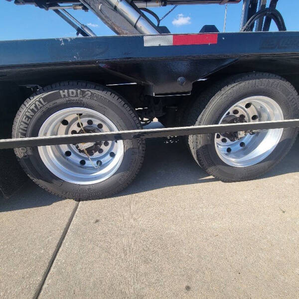 2020 Peterbilt 365