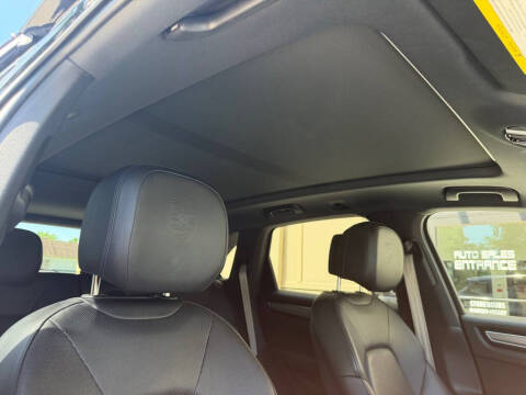 2023 Porsche Cayenne Platinum Edition