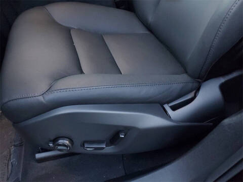 2025 Volvo XC60 B5 Plus Dark Theme