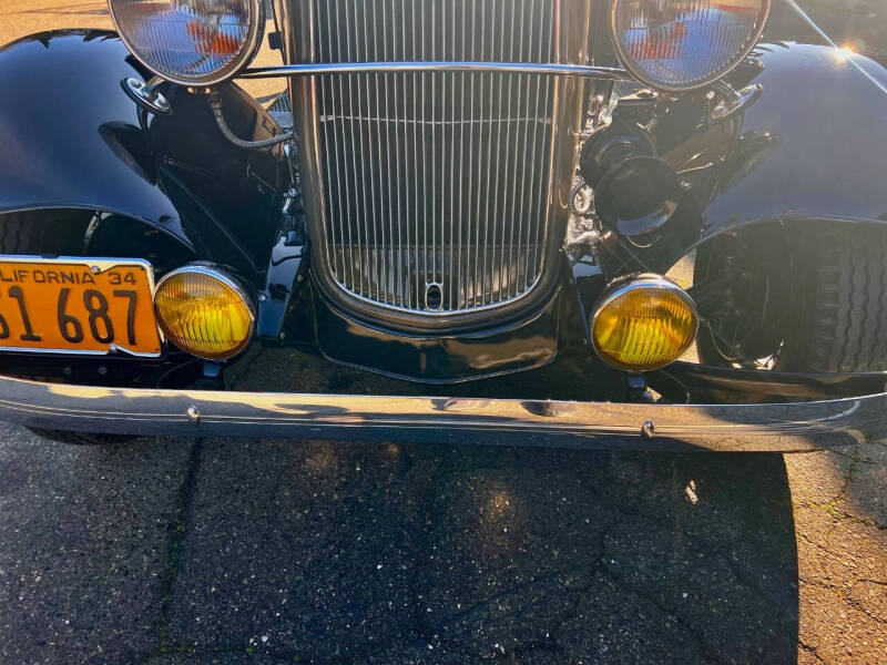 1934 Ford Custom