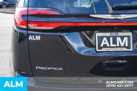 2024 Chrysler Pacifica Plug-In Hybrid Select