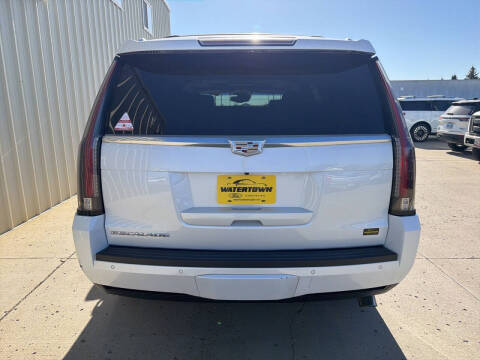 2016 Cadillac Escalade Platinum