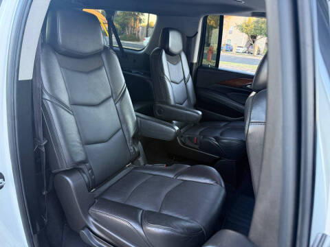 2016 Cadillac Escalade ESV Luxury Collection