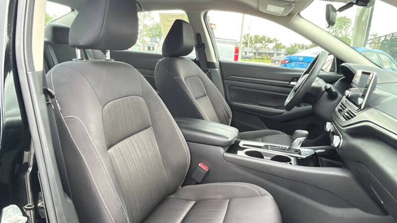 2024 Nissan Altima 2.5 SV