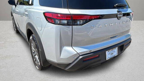 2025 Nissan Pathfinder S