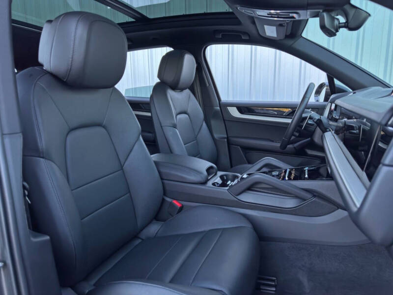 2024 Porsche Cayenne S