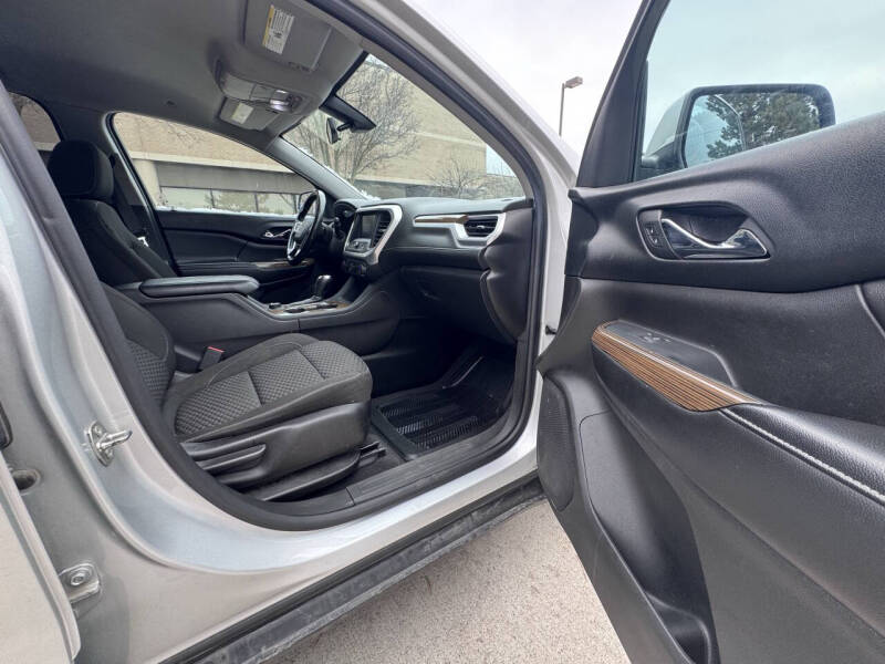 2017 GMC Acadia SLE-1