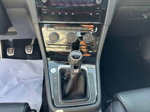 2018 Volkswagen Golf GTI SE