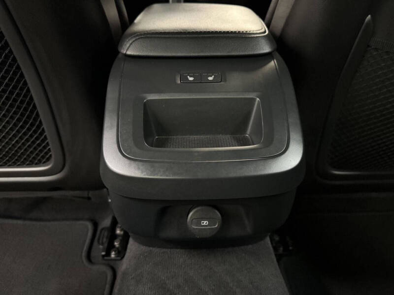 2024 Volvo S60 B5 Plus Dark Theme