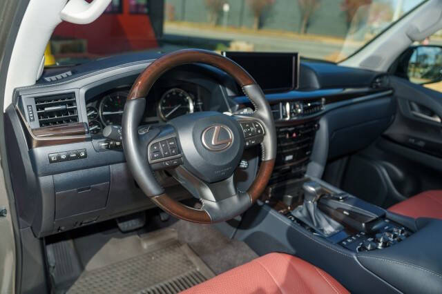 2021 Lexus LX 570 Three-Row