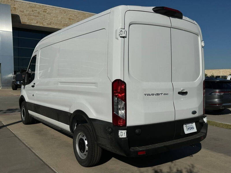 2025 Ford Transit 250