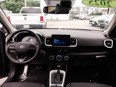 2025 Hyundai Venue SEL