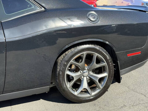 2015 Dodge Challenger R/T Plus