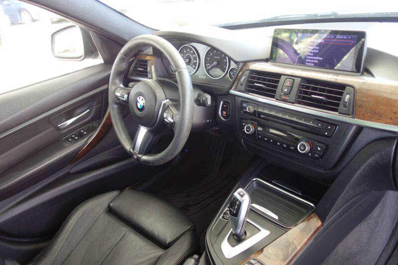 2013 BMW 3 Series 320i