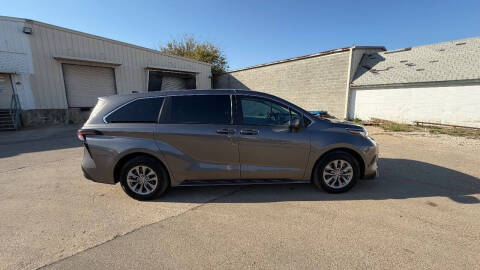 2023 Toyota Sienna LE 8-Passenger