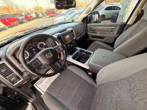 2017 RAM 1500 SLT