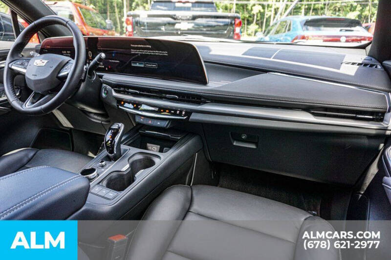 2025 Cadillac XT4 Premium Luxury