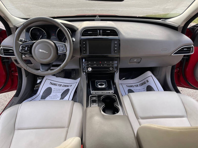 2017 Jaguar XE 35t Premium