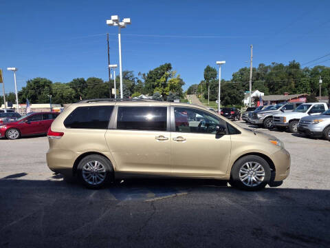 2012 Toyota Sienna XLE Mobility 7-Passenger