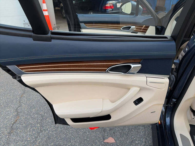 2012 Porsche Panamera 4S