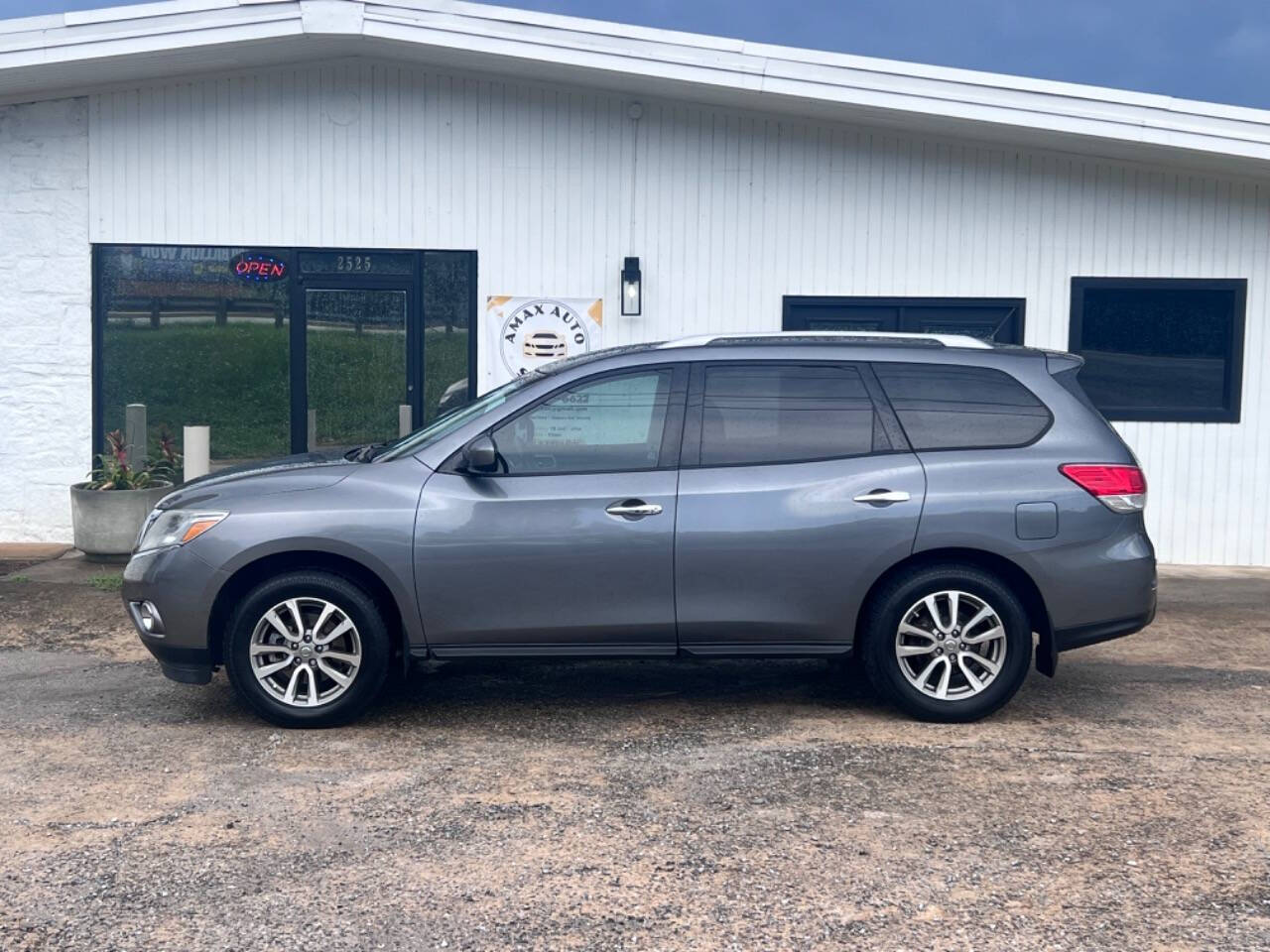 2016 Nissan Pathfinder for sale at AMAX AUTO in ATHENS, GA