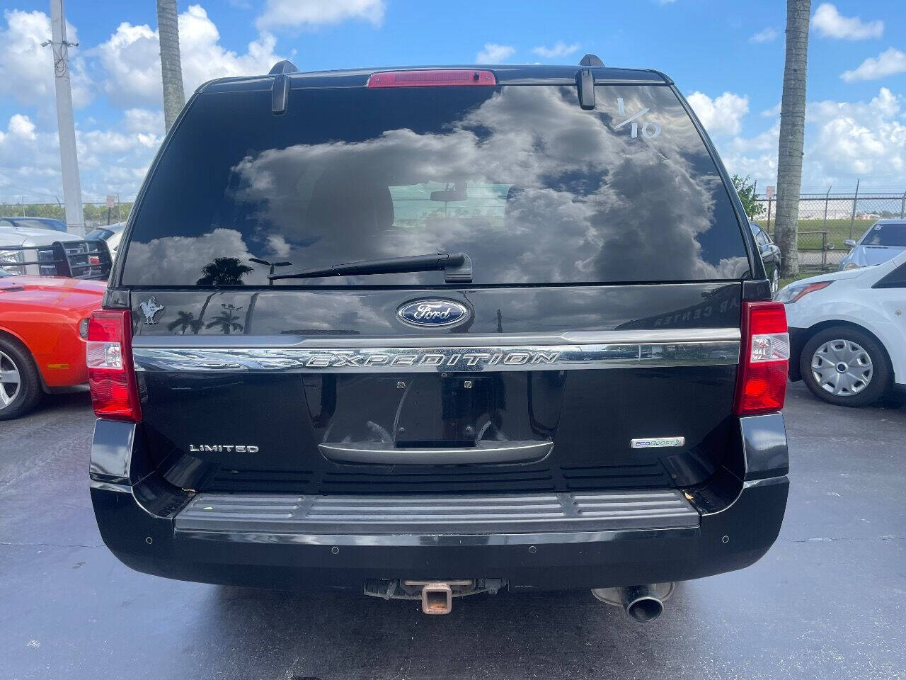2015 Ford Expedition SUV / Crossover - $15,900