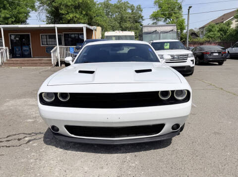 2018 Dodge Challenger SXT Plus