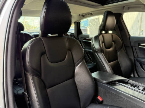 2017 Volvo S90 T5 Momentum