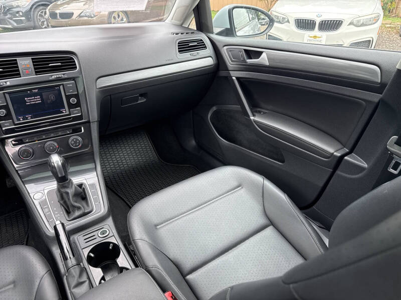 2020 Volkswagen Golf TSI