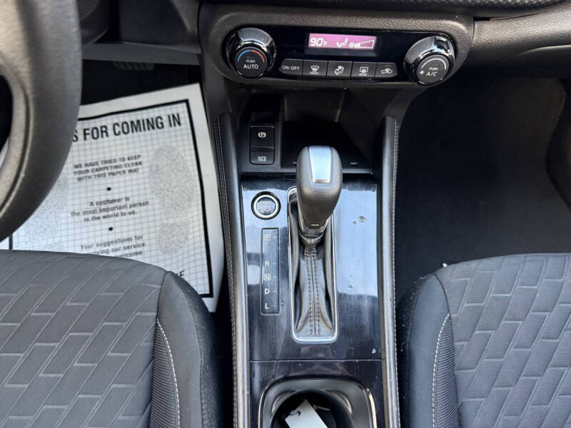 2022 Nissan Kicks SV