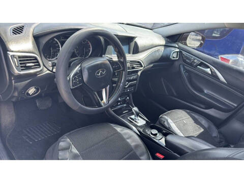 2017 Infiniti QX30 Luxury