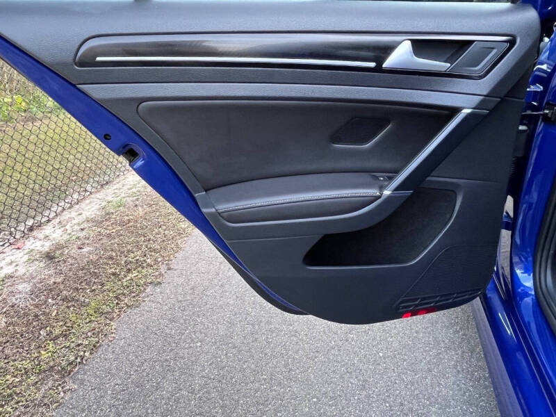 2017 Volkswagen Golf R 4Motion