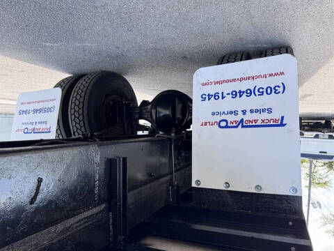 2018 Freightliner M2 106