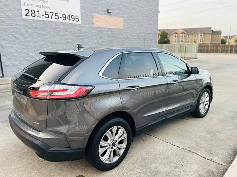 2022 Ford Edge Titanium