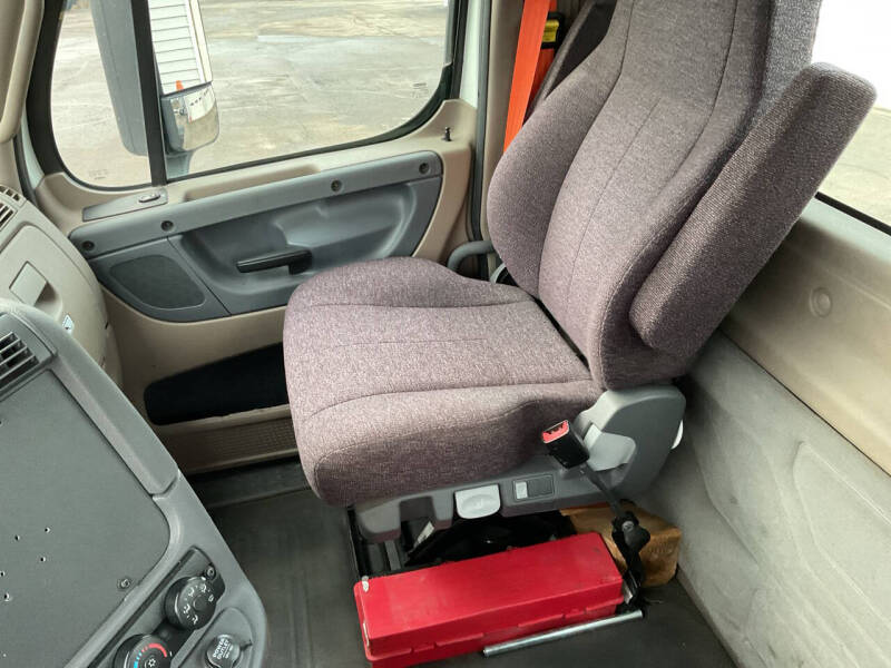 2016 Freightliner Cascadia