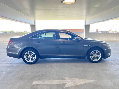 2018 Ford Taurus SEL