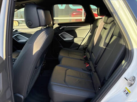 2024 Audi Q3 quattro S line Premium 45 TFSI