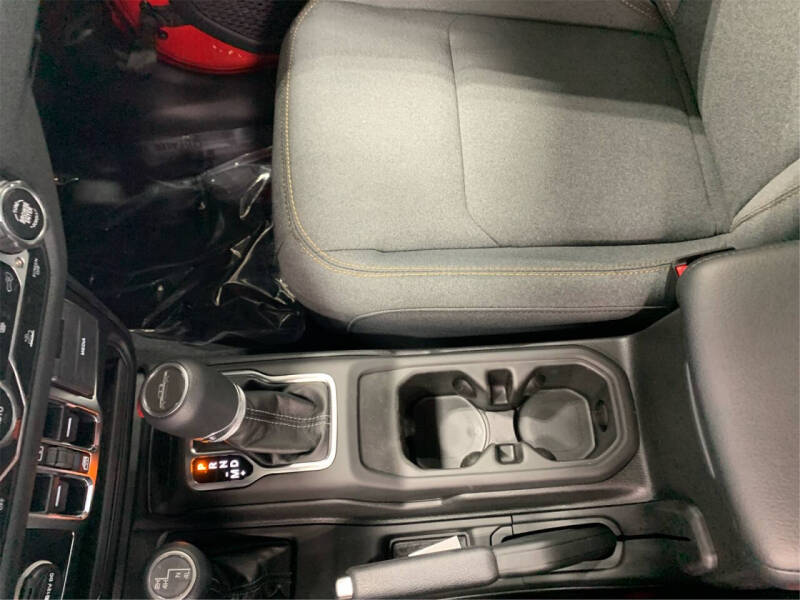 2025 Jeep Gladiator Sport