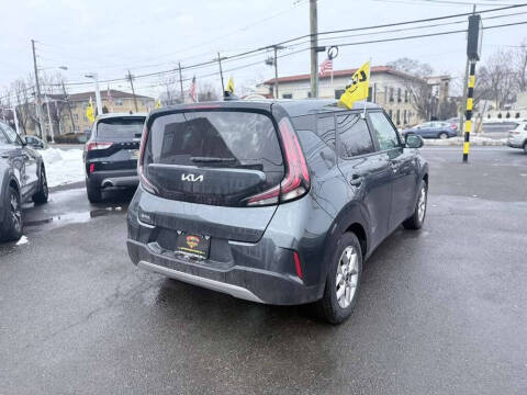 2024 Kia Soul LX